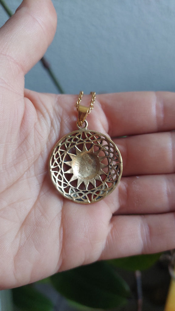 Brass sun moon necklace – Meraki Mirakel